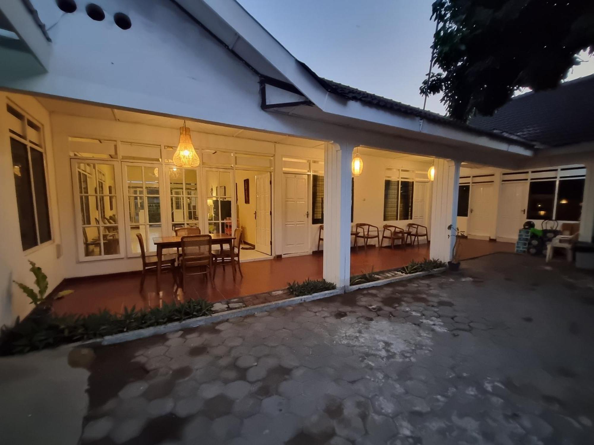 Banana Homestay Prawirodirjan Γιογκιακάρτα Εξωτερικό φωτογραφία